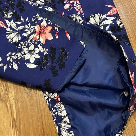 Women’s New Look Floral Printed Pencil Size US 8 UK12 women’s Dress. - Picture 6 of 11